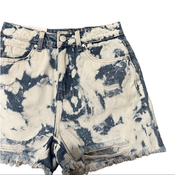 BP Ripped Nonstretch Denim Cutoff Shorts in Blue Bleached Wash (26) - Picture 5 of 10